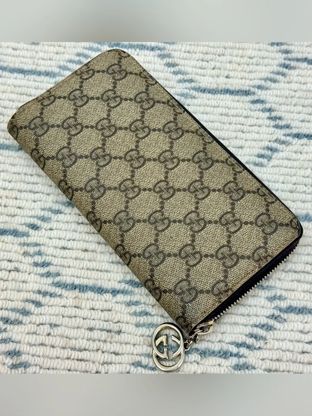 GUCCI Vintage Y2K Brown GG Monogram Supreme Canvas Zip-Around Wallet W/ G Charm - Picture 8 of 16